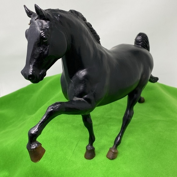 Breyer Traditional Midnight Sun Tennessee Walking Horse Red White Ribbon #60 - Picture 3 of 12